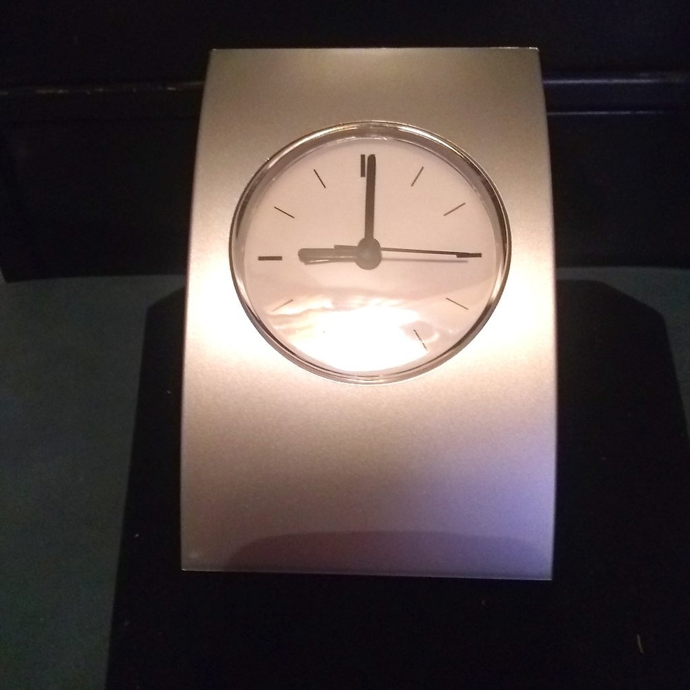 Quartz Silver Desk Clock